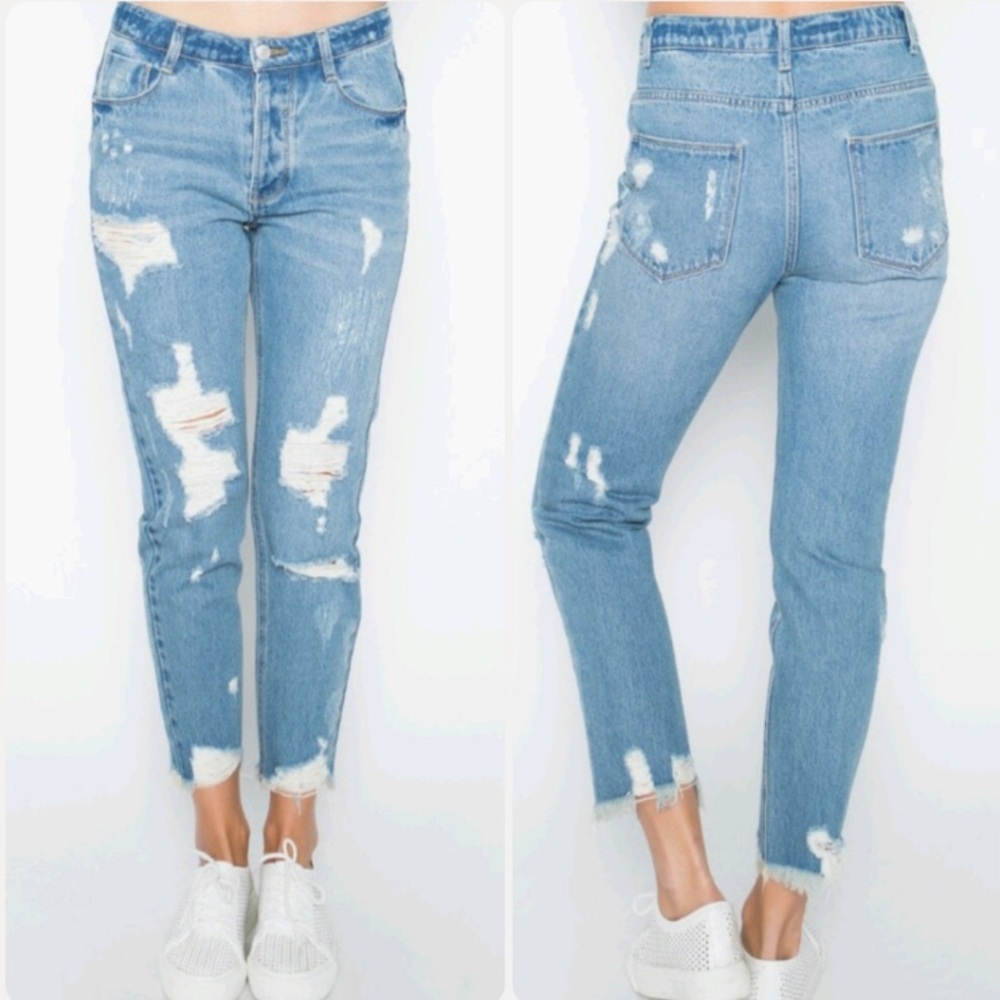 🆕Medium Blue Distressed Straight Leg Boyfriend Jeans